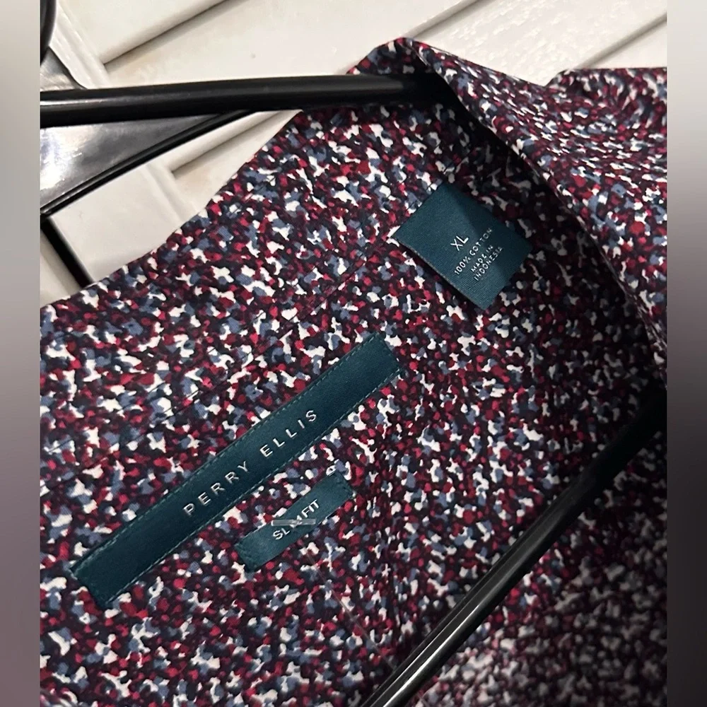NWT - Perry Ellis Men”s Long Sleeve, Red & Gray Slim Fit Button Down - Picture 4 of 7